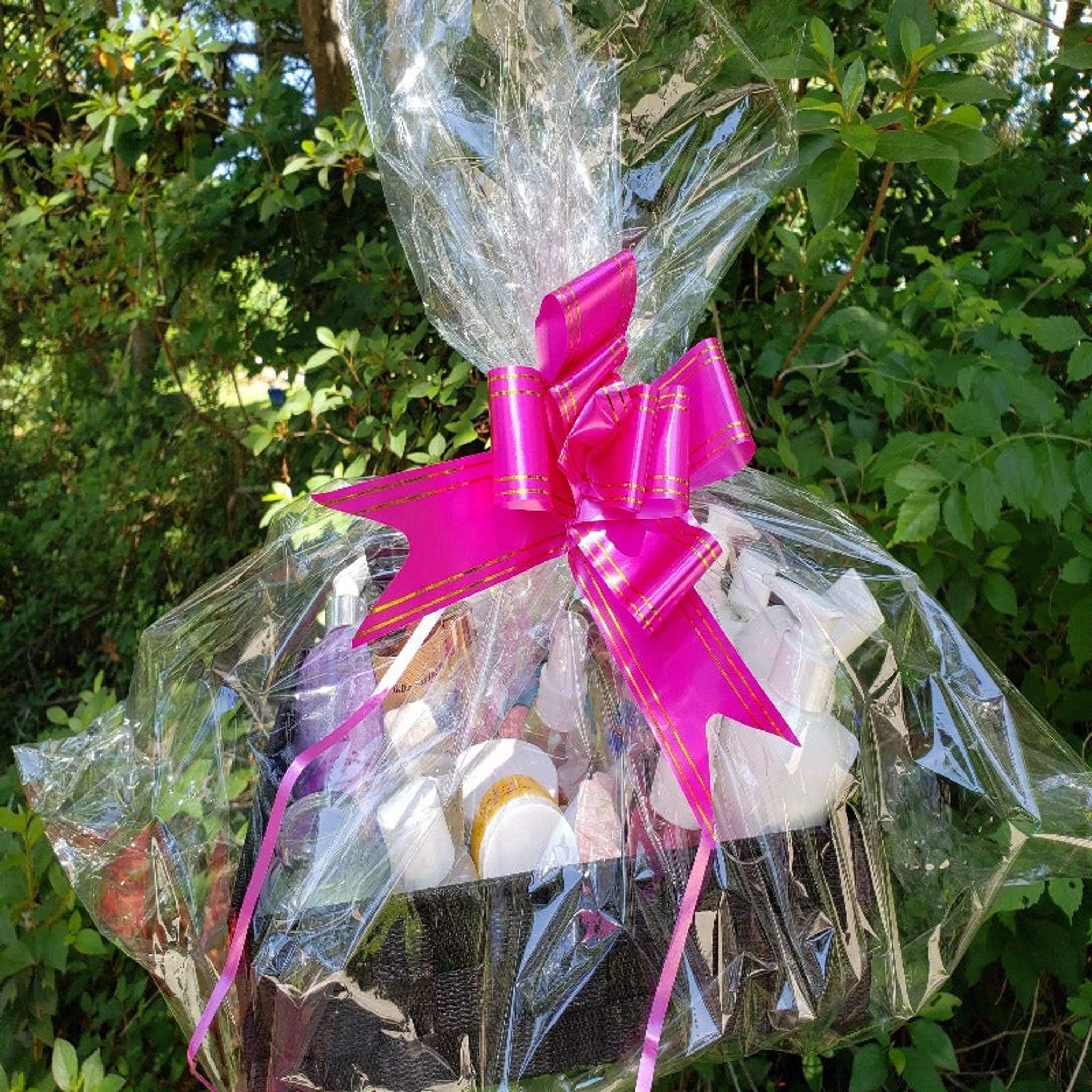 Birthday Gift Set for Her Best Friend - 20-Piece Spa Basket
