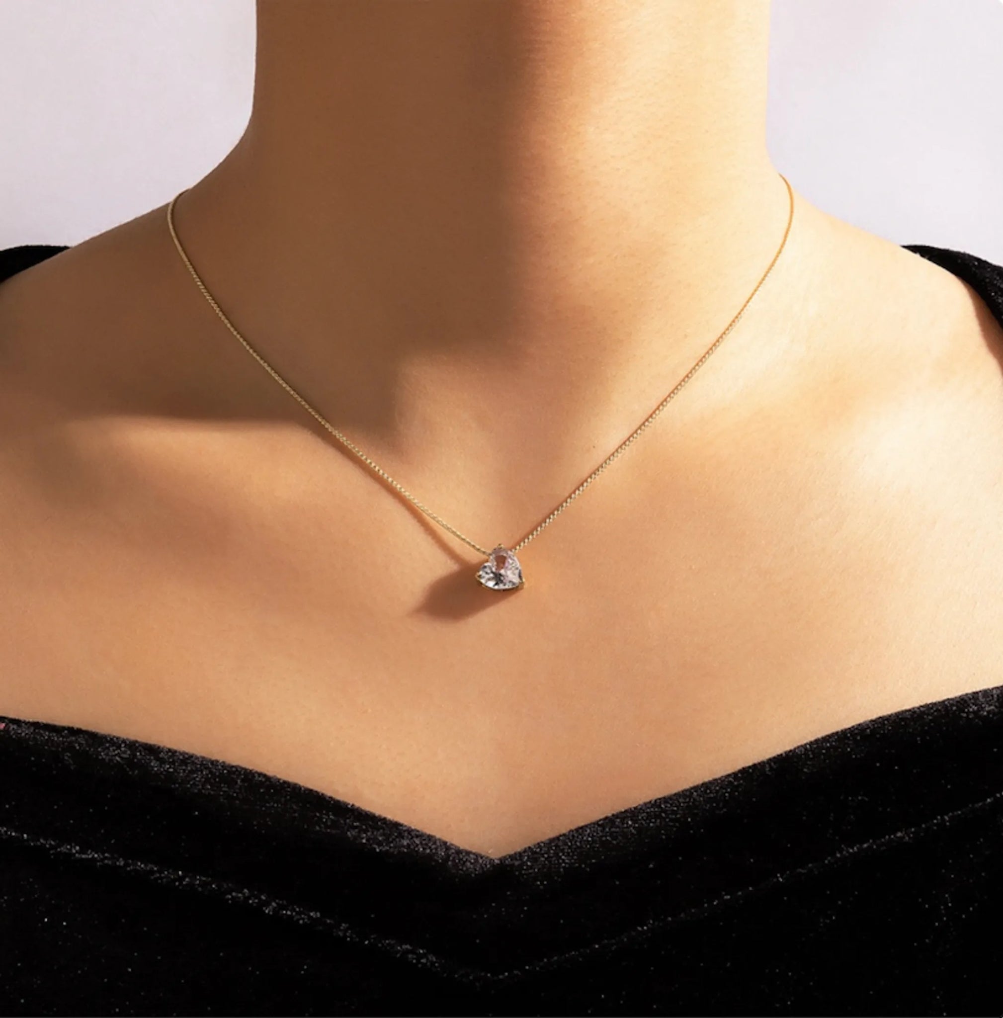 Gorgeous Zircon Diamond Studded Heart Shaped Clavicle Chain